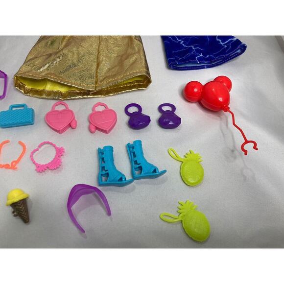 Vintage 1990’s Barbie Cothing & Accessories Purse Camera Mickey Balloon - Picture 7 of 9